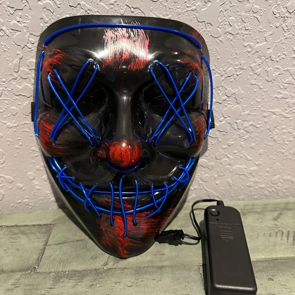 Light up The Purge Mask - Picture 5 of 5